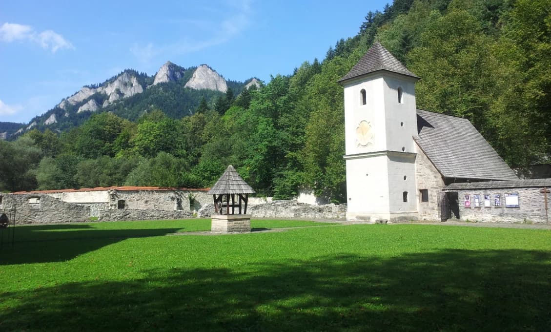 KONIEC legendárneho amfiteátra pod Tromi korunami. Chátrajúce torzo zbúrali, miesto čaká NOVÁ éra