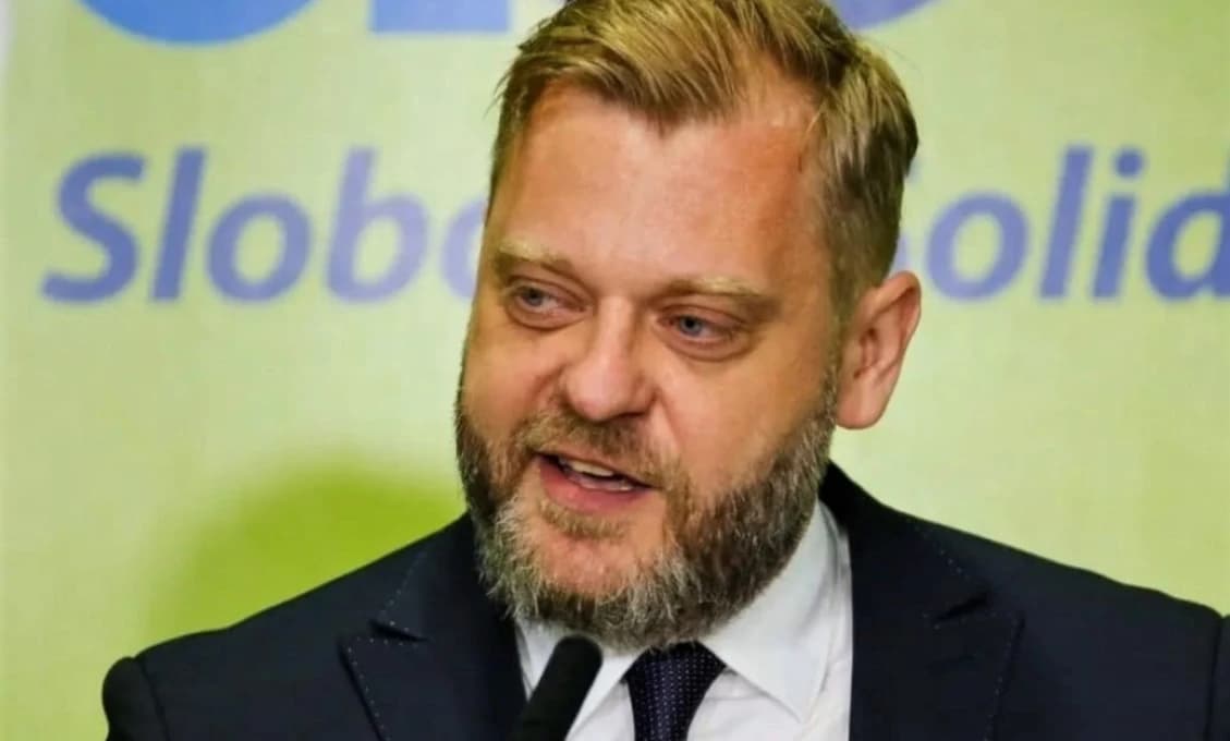 NEDEĽNÍK Z POLITICKÝCH DISKUSIÍ: O Ukrajine sa nediskutuje, kritický prezident a arogantný Krúpa