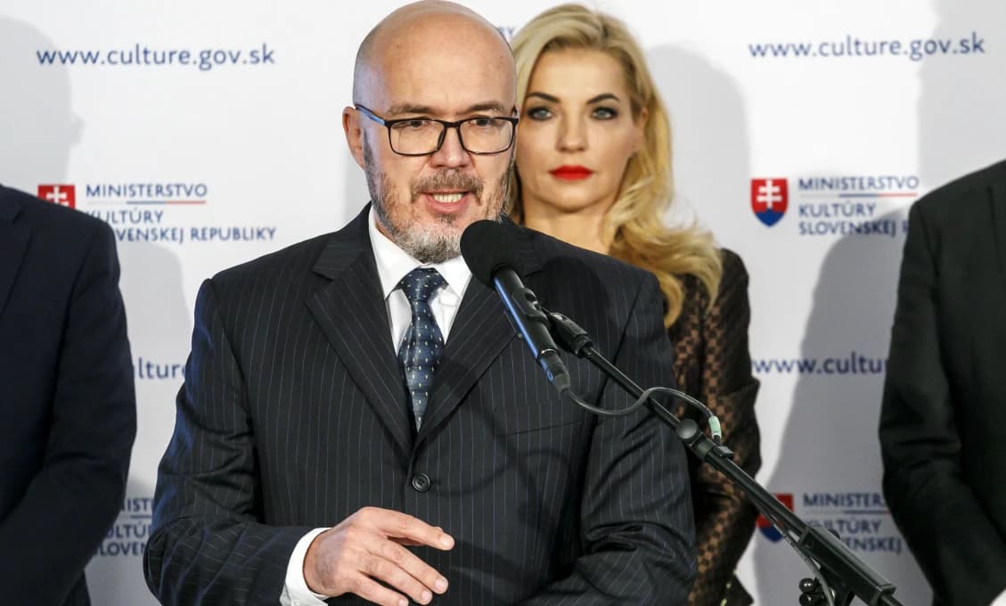 Napätie v SNG vrcholí: Ministerstvo odmieta nátlak, galéria zatvára svoje brány
