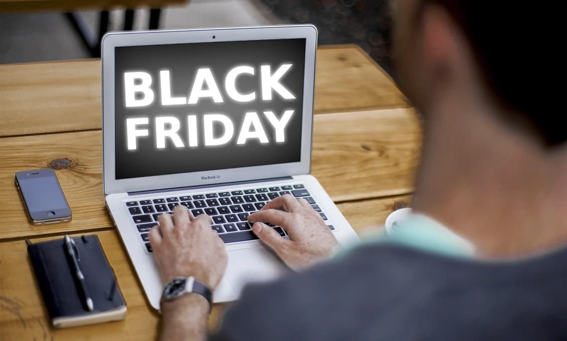 NBÚ varuje: Black Friday ako raj podvodníkov