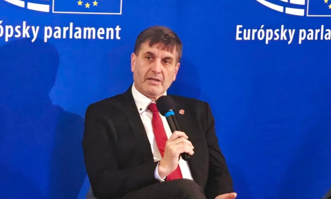 Braňo Ondruš: Zaujímavá diskusia s mladými žurnalistami (FOTO)