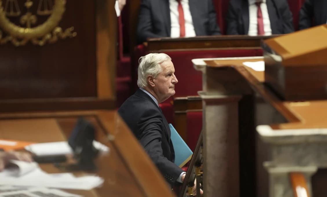 Vo Francúzku padla vláda, padne aj Macron? A čo podpora Ukrajiny?