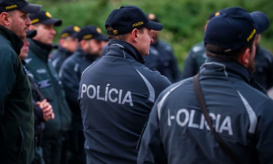 Bombové hrozby na univerzitách boli falošné, potvrdzuje polícia