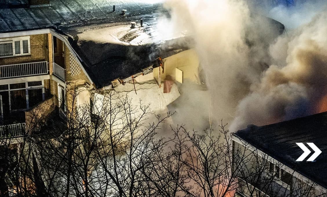 ZDESENIE V HAAGU! Bytovka explodovala a pochovala ľudí zaživa, záhadné auto ušlo z miesta činu
