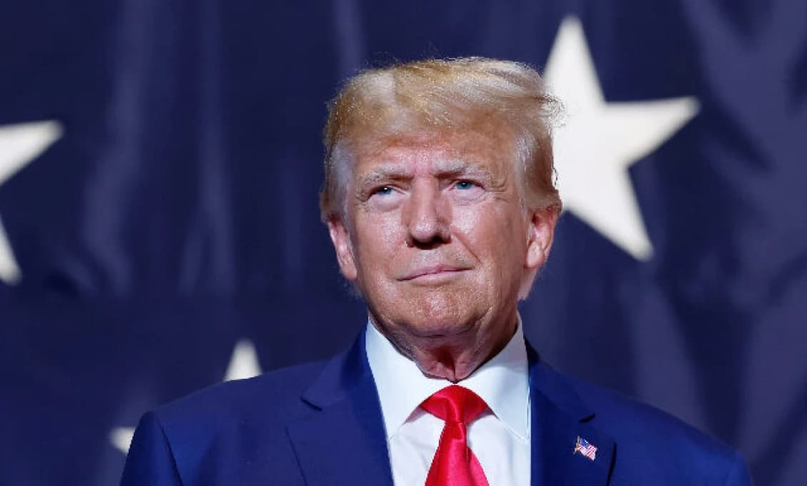 Riaditeľ FBI odchádza, prezident Trump hovorí o skvelom dni pre Ameriku