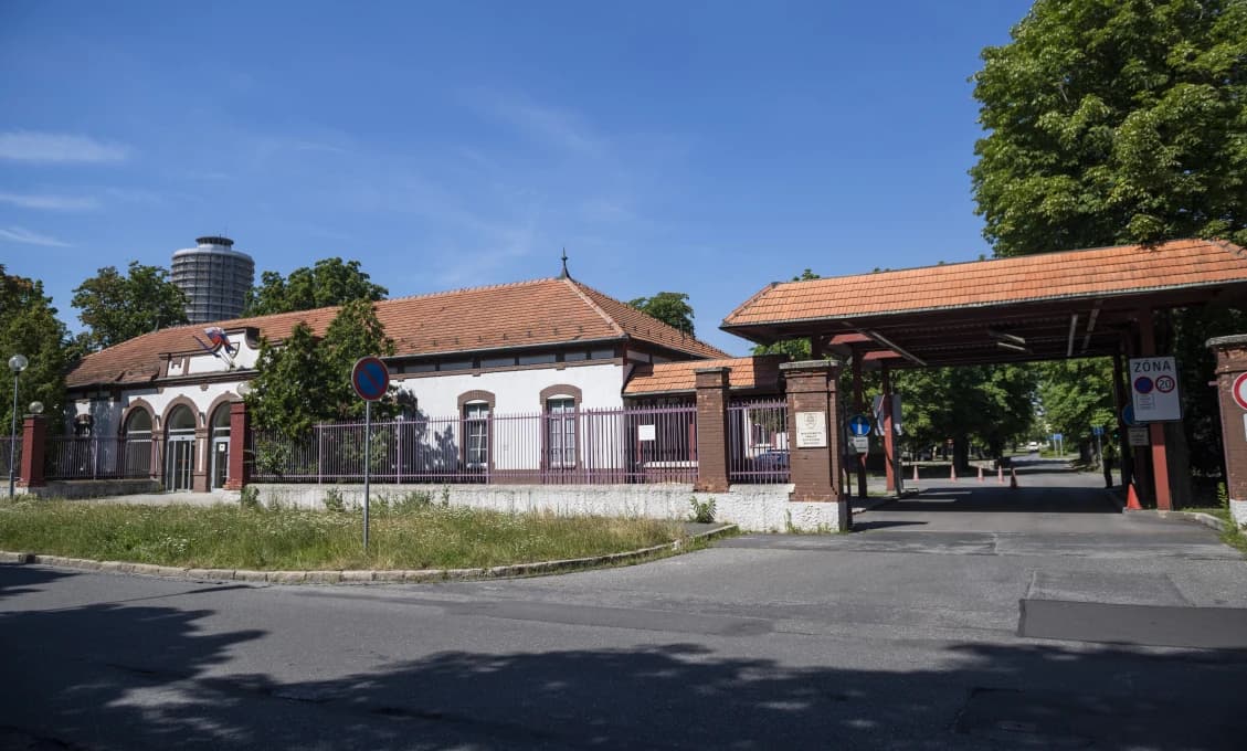 Rezort obrany sa pri nákupe nákladných vozidiel Tatra pripojil k ČR