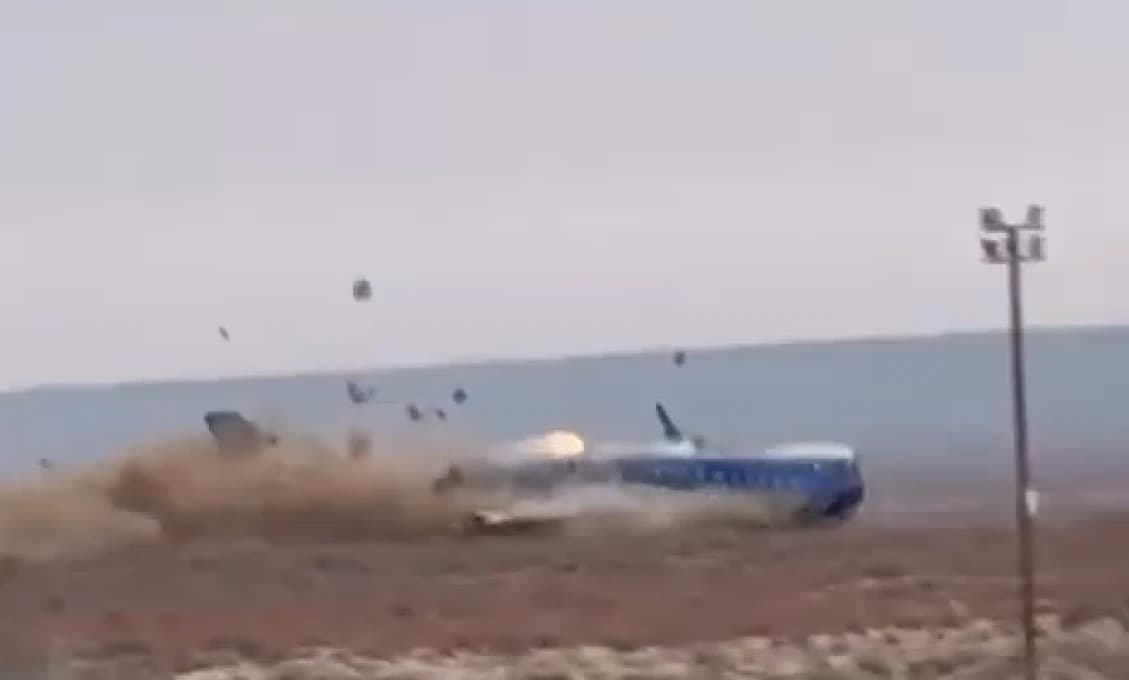 Posledné sekundy letu 2302 zachytené vo videu! Lietadlo z Baku sa zrútilo (Aktualizované)
