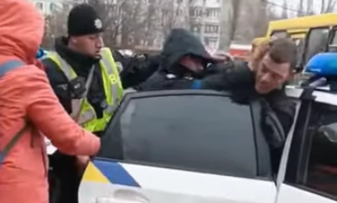 Predsa len naženú deti na front?