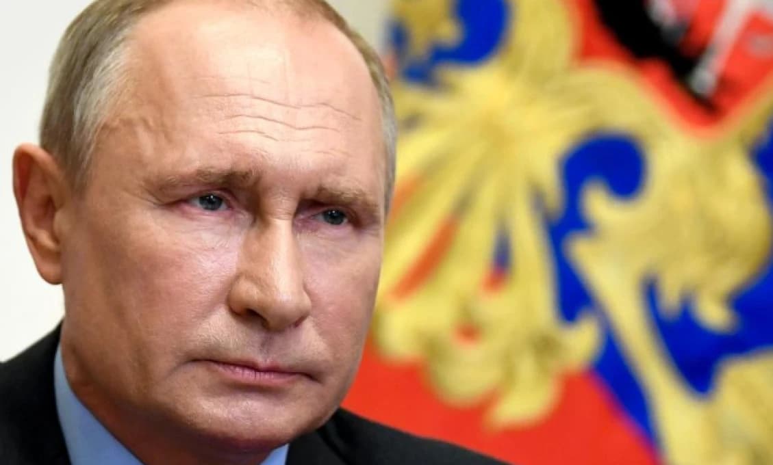 Ukrajinské drony ohrozili civilné lietadlo, Putin berie zodpovednosť