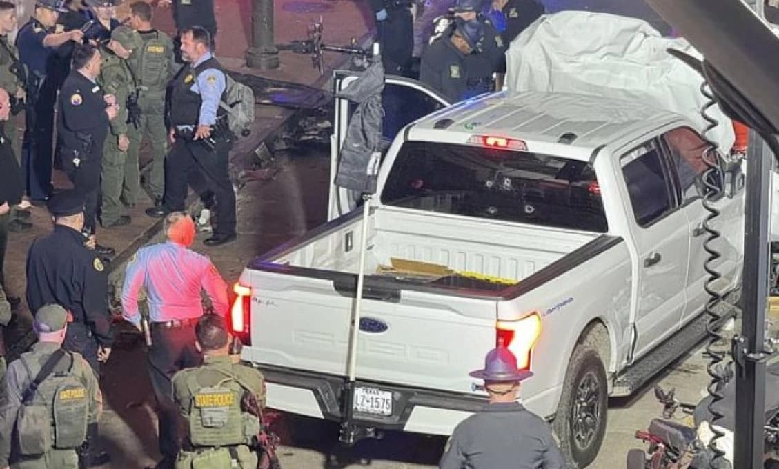 New Orleans: Do davu ľudí vrazilo auto, zomrelo 10 ľudí, ďalší sú zranení