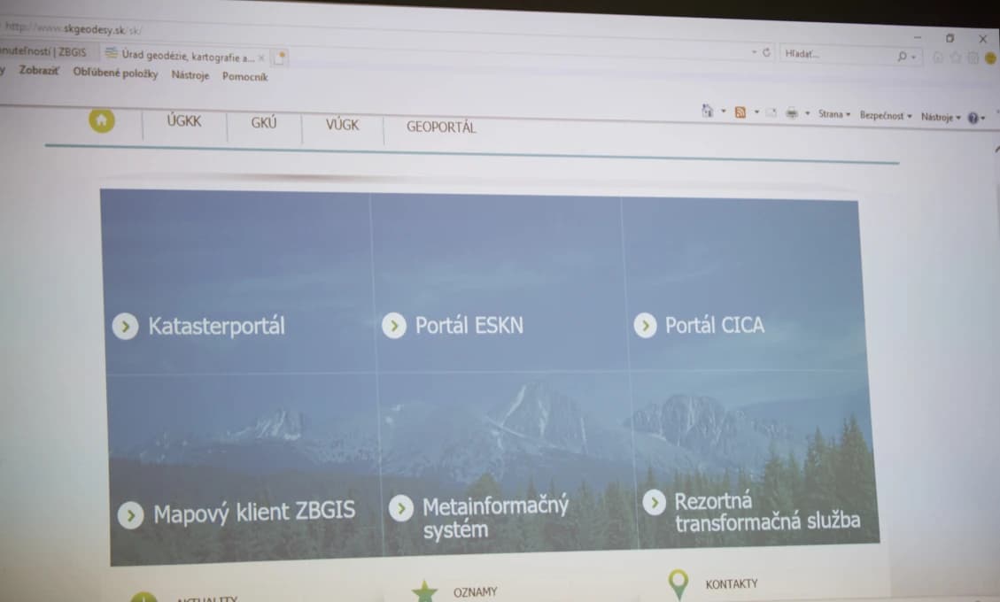 Katastrálne odbory okresných úradov nebudú v utorok poskytovať služby