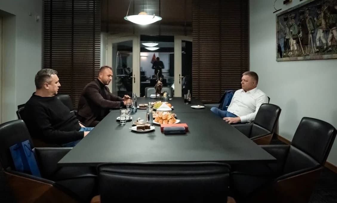 Slovenská politika medzi Moskvou a Kyjevom: Fico avizuje kroky, delegácie vyrážajú na cesty