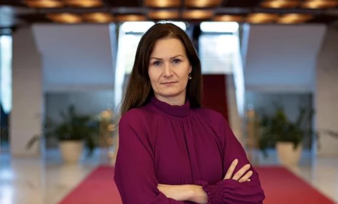 Trápne morálne kotrmelce opozície, ktoré sa snažia obhajovať