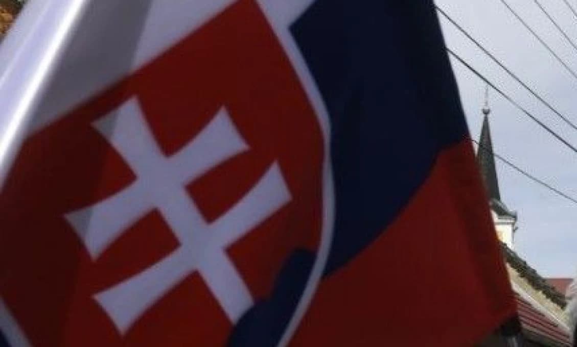 CELÉ SLOVENSKO JE BLÁZINEC, V KTOROM SA ZAMKLI LEKÁRI S PACIENTAMI