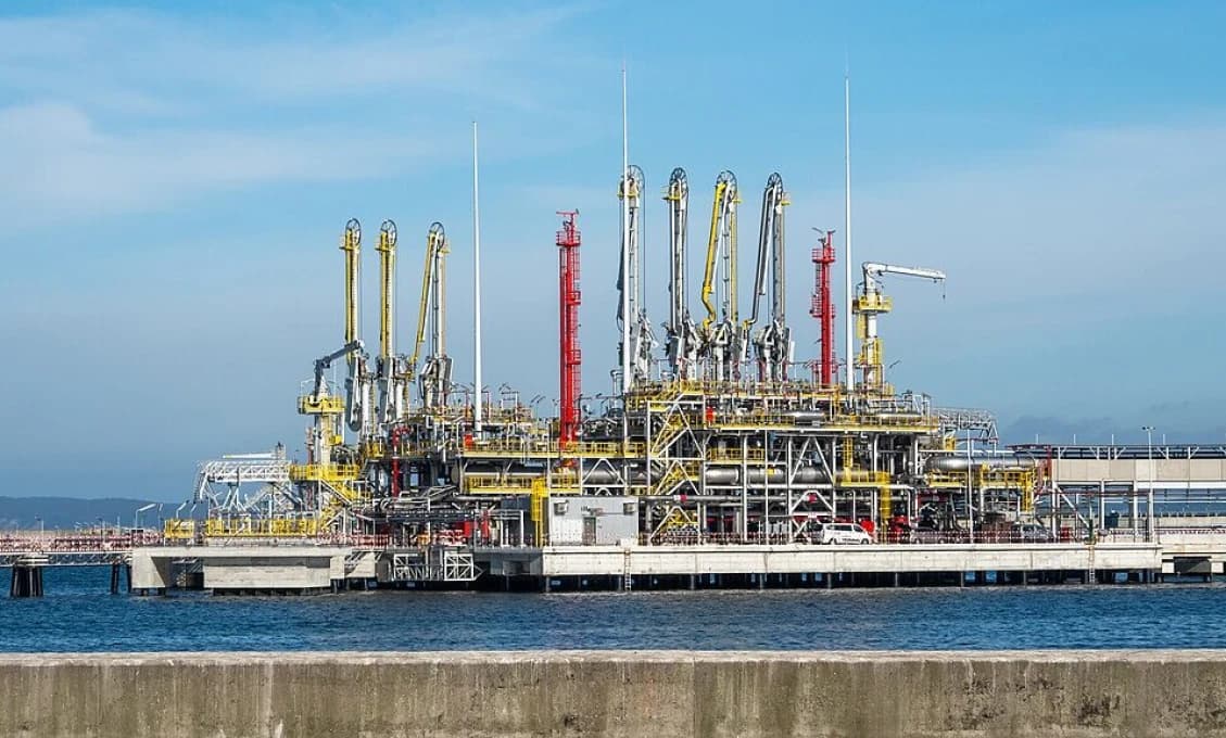 Väčším rizikom pre Európu môže byť zdraženie LNG než ropy
