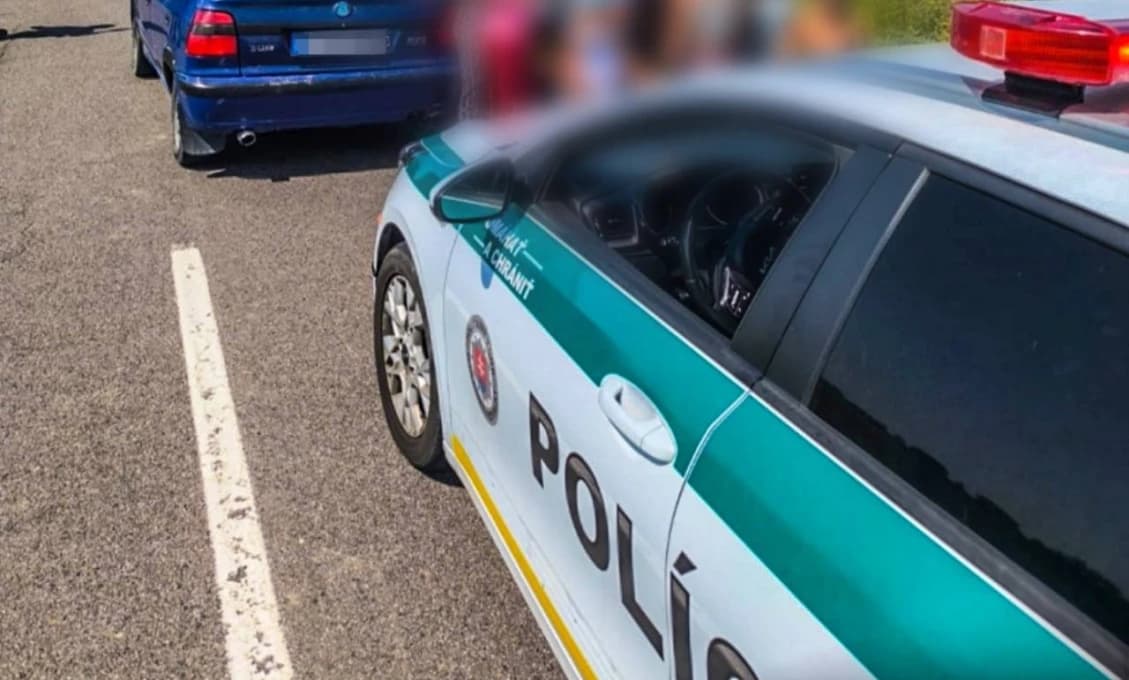 Dieťa nechali v rozpálenom aute a odišli na nákup! V Levoči zasahovali policajti, hasiči aj záchranári