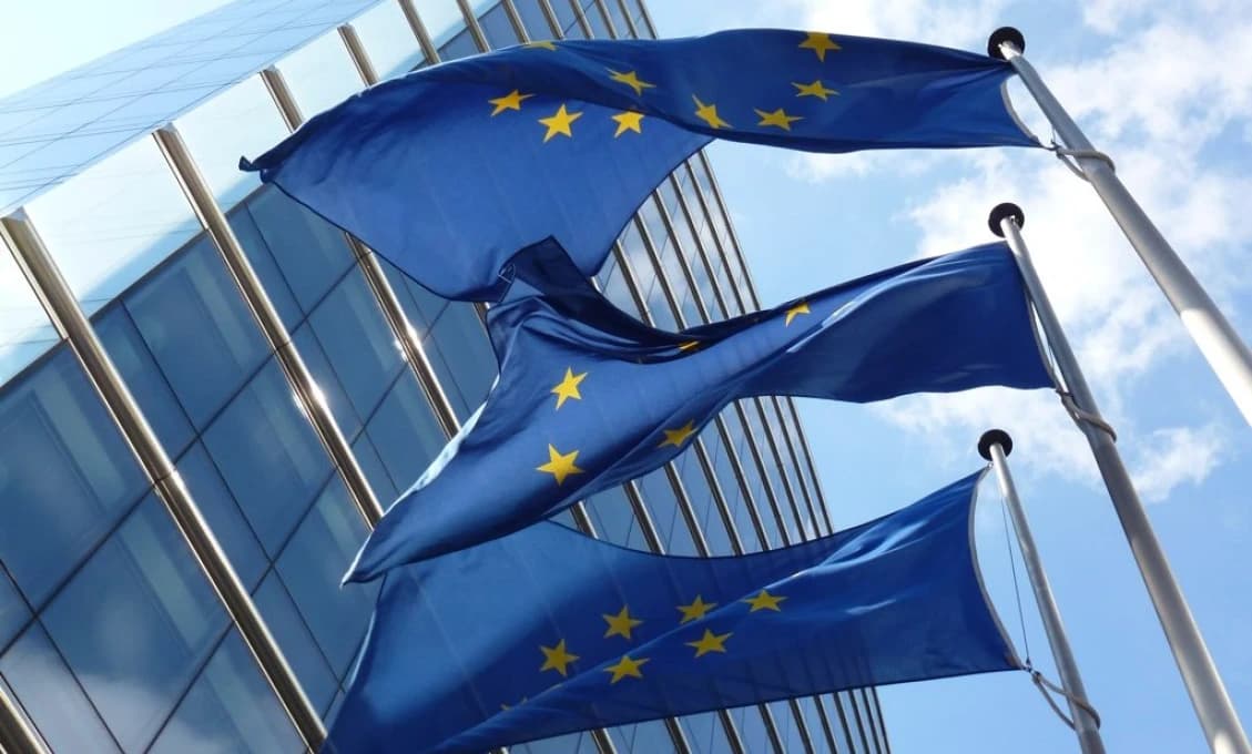 Jeseň v znamení bruselského diktátu? EÚ chystá zásadné zásahy do rozpočtu, klímy aj internetu