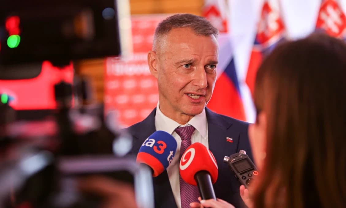 Gröhling z bratislavskej kaviarne zrazu na bicykli blúdi regiónmi. Raši mu Tour de Facebook spočítal