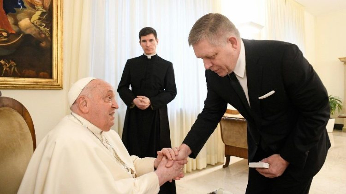 V piatok (14.02.2025) ráno prijal pápež František vo Vatikáne predsedu vlády Slovenskej republiky Roberta Fica.