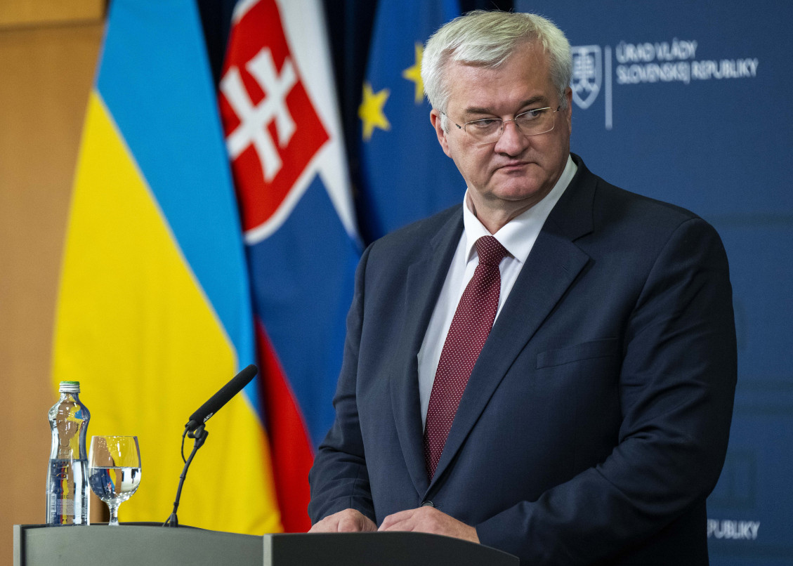 SR Ukrajina Sybiha návšteva uarus BAX Ukrajinský minister zahraničných vecí Andrij Sybiha na návšteve Slovenska Na snímke ukrajinský minister zahraničných vecí Andrij Sybiha počas tlačovej konferencie s ministrom zahraničných vecí a európskych záležitostí SR Jurajom Blanárom (obidvaja Smer-SD) na Úrade vlády SR 18. septembra 2024 v Bratislave.