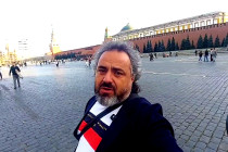 Robert Merva v Moskve, na Červenom námestí hovorí o novom svetovom poriadku