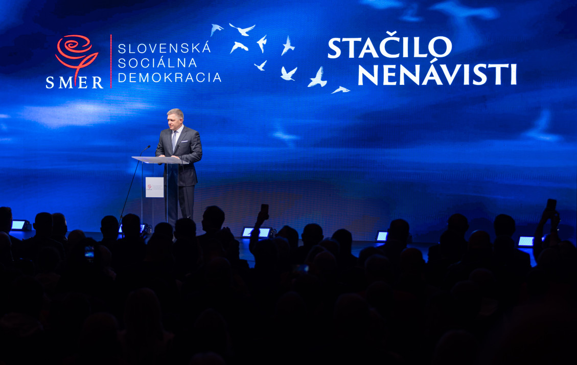 Na snímke premiér SR Robert Fico (Smer-SD) počas podujatia "Stačilo nenávisti", ktoré organizuje politická strana SMER  - slovenská sociálna demokracia pri príležitosti jedného roku od atentátu na predsedu vlády SR Róberta Fica vo štvrtok 15. mája 2025 v Handlovej.