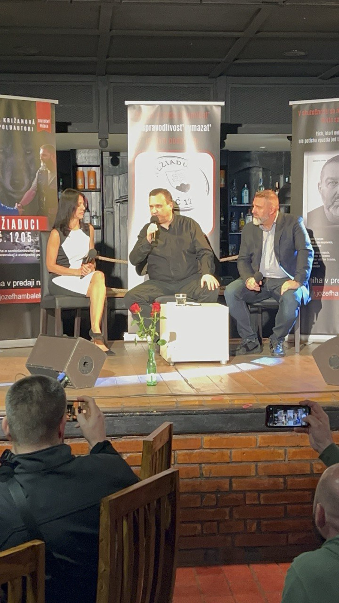 Pavel Kapusta s autormi knihy Dankou Križanovou a Jozefom Hambálkom