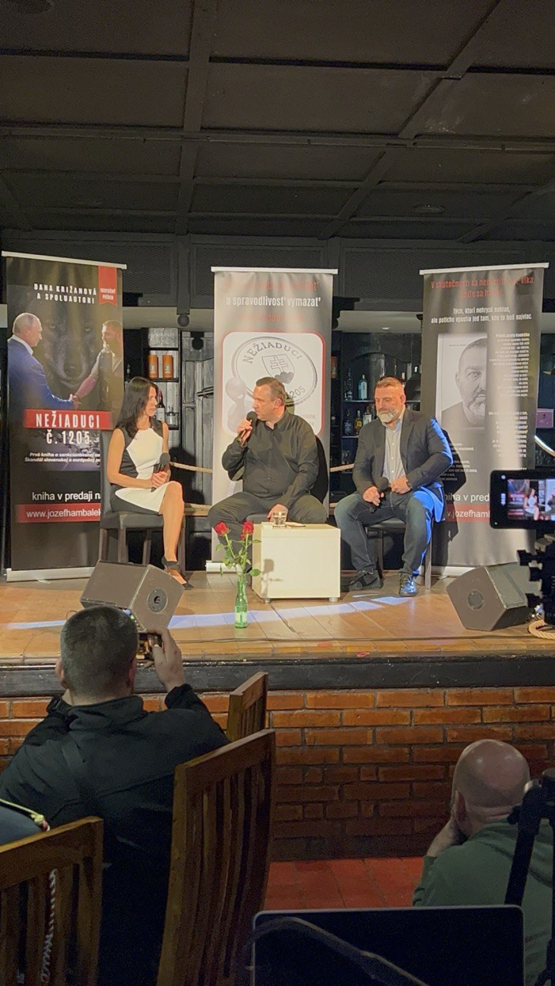 Pavel Kapusta s autormi knihy Dankou Križanovou a Jozefom Hambálkom