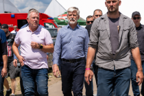 A prichádza aj druhý protagonista  diskusie