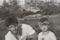 malý Miško Dušička so svojim otcom. Podľa fanúšikov je podoba nezameniteľná