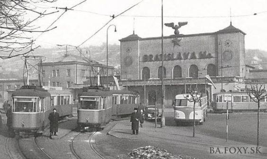 Budova hlavnej stanice pred rokom 1989