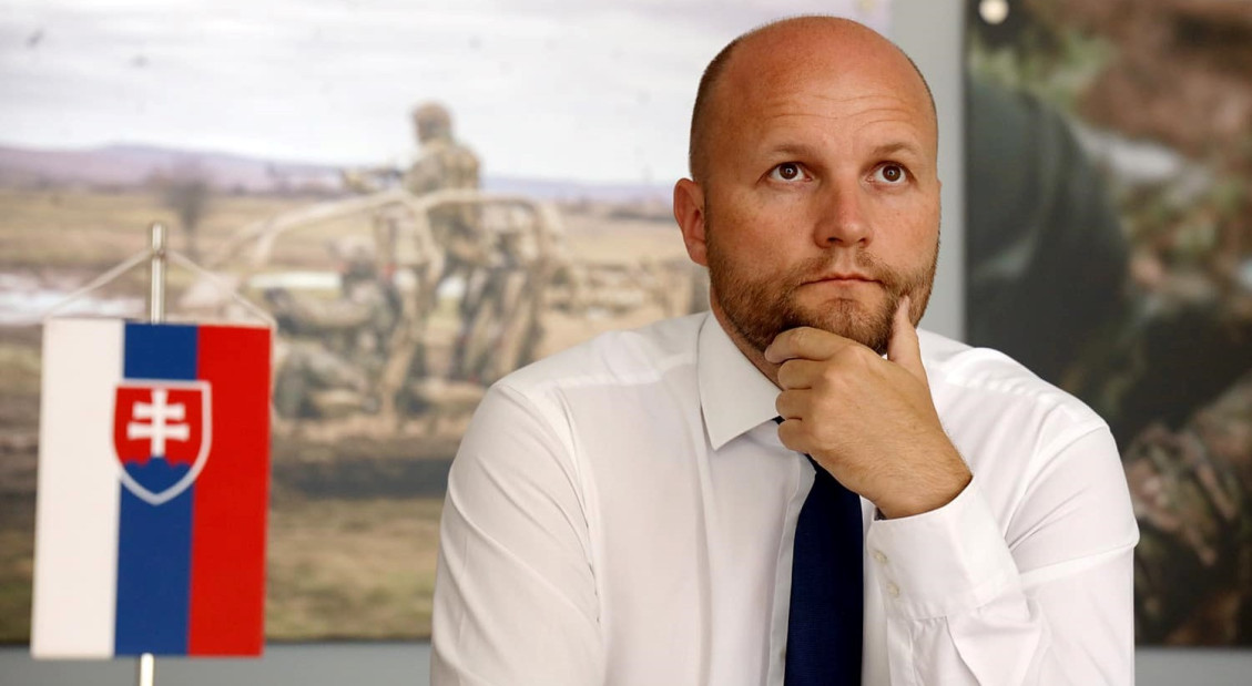 Minister obrany Jaroslav Naď je ďalším vysokopostaveným členom OĽaNO o ktorom Richard Sulík tvrdí, že klame.