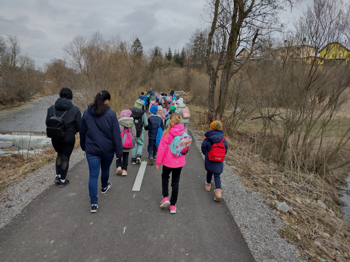 Deti na ceste za poznaním príbehu vody
