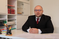 Ribár však ich politické vyhlásenia vyvracia odborným vysvetlením